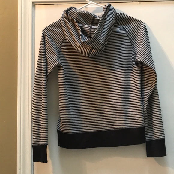 North Face girls fleece jacket mini stripe 10/12 - Picture 2 of 5